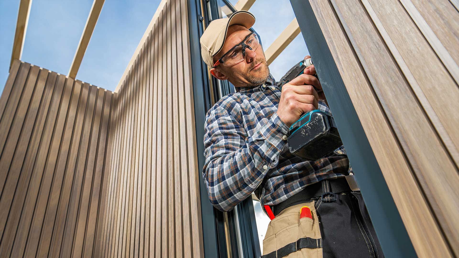 siding installer
